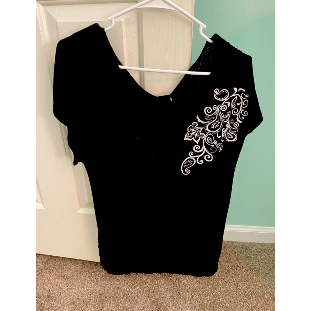 FINAL-Wrapper black & white shirt sleeve top